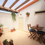 Bed & Breakfast Le Terrazze Di Pirandello 2*