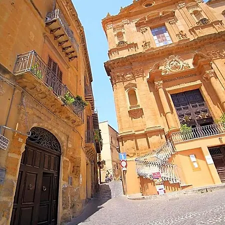 Le Terrazze Di Pirandello 2*