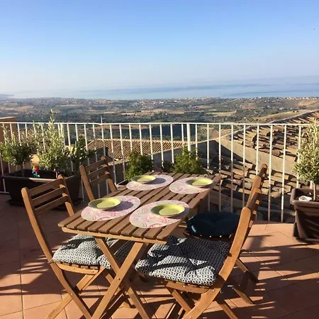 Bed & Breakfast Le Terrazze Di Pirandello 2*